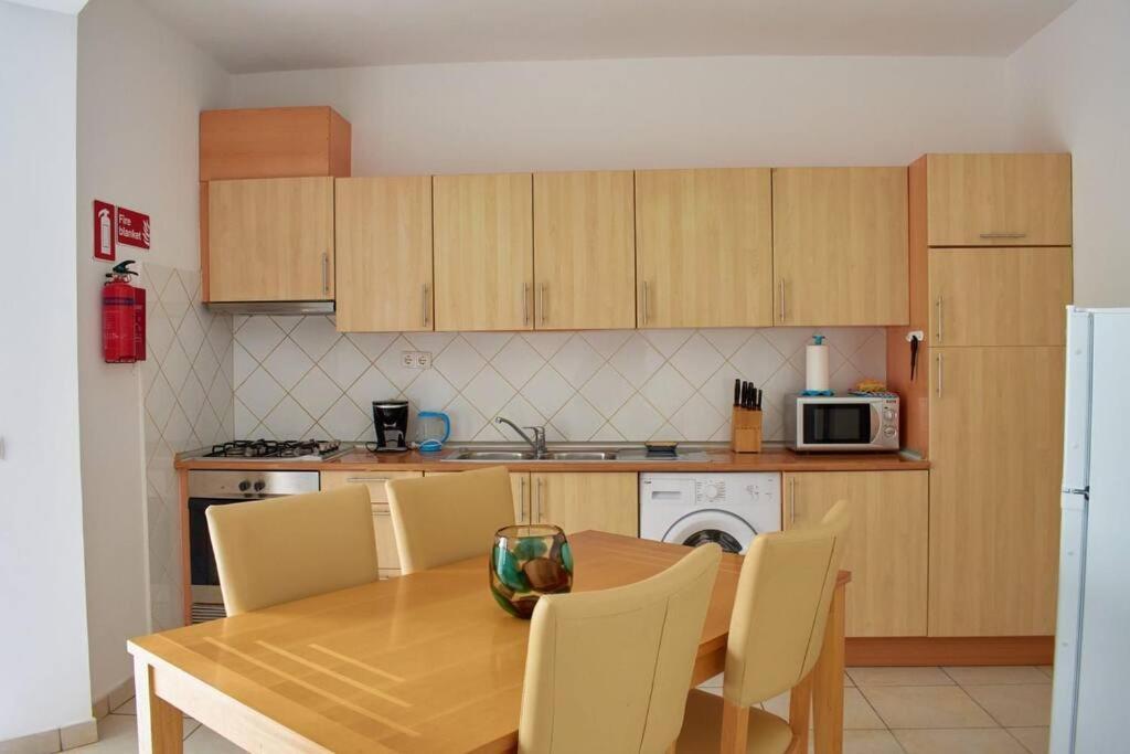 Apartamento T3 Encantador Com Piscina Wifi E Perto De Praia Santa Maria Exterior foto