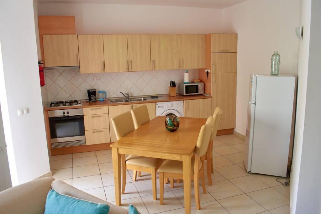 Apartamento T3 Encantador Com Piscina Wifi E Perto De Praia Santa Maria Exterior foto
