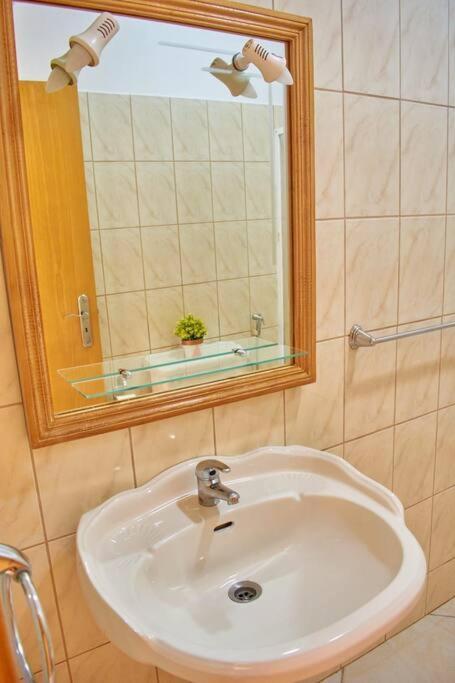 Apartamento T3 Encantador Com Piscina Wifi E Perto De Praia Santa Maria Exterior foto